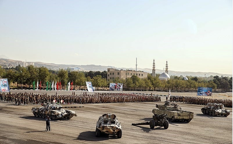از چپ به راست:توپ ضد هوایی خود کششی zsu-57-2،تانک ذوالفقار 3،نفر بر زرهی BTR-60،تانکT-72S