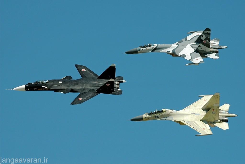Sukhoi_Su-47_in_formation,_2005