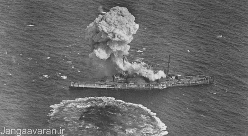 تصویر یک نبرد ناو هدف که طی ازمایشات دریادار میچل برای اثبات کارایی بالاتر هواپیماها بر نبرد ناوها مورد هدف حملات هوایی قرار گرفته است.