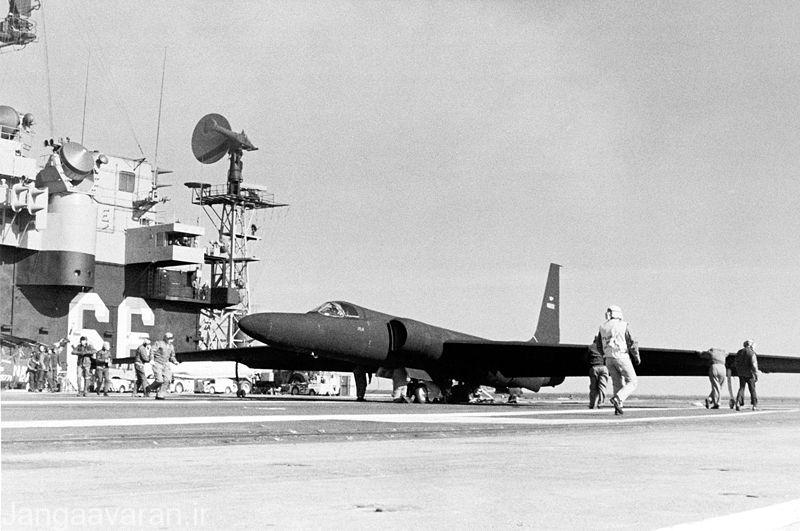 تصویری از u-2g بر روی ناو هواپیمابر 