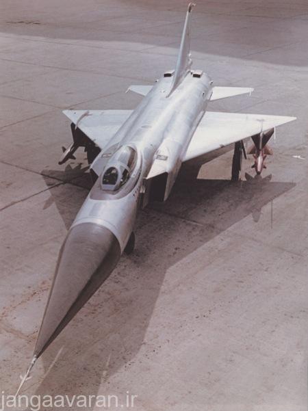 سوخوی15ای نخستین نسخه تولید دارای بال دلتای کامل و موشک کا8