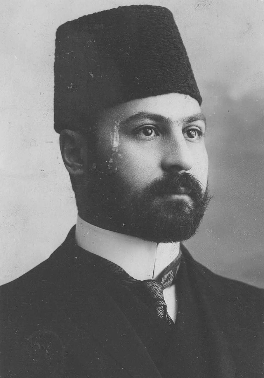 حسن پیرنیا یکی از نخست وزیران خوشنام و تحصیل کرده دوران قاجار